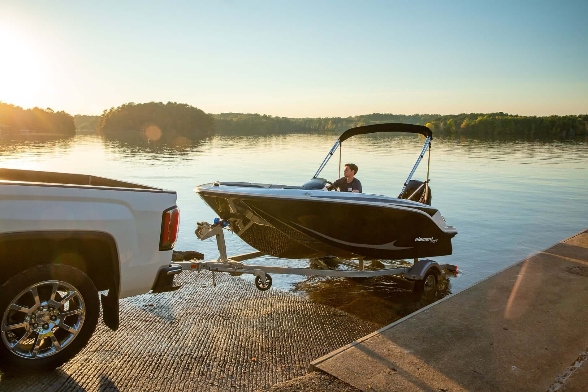 M & P Boat Centre